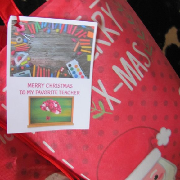 TEACHERS  MYSTERY GIFT BAGS FILLED  15-20 ITEMS - Picture 2 of 4